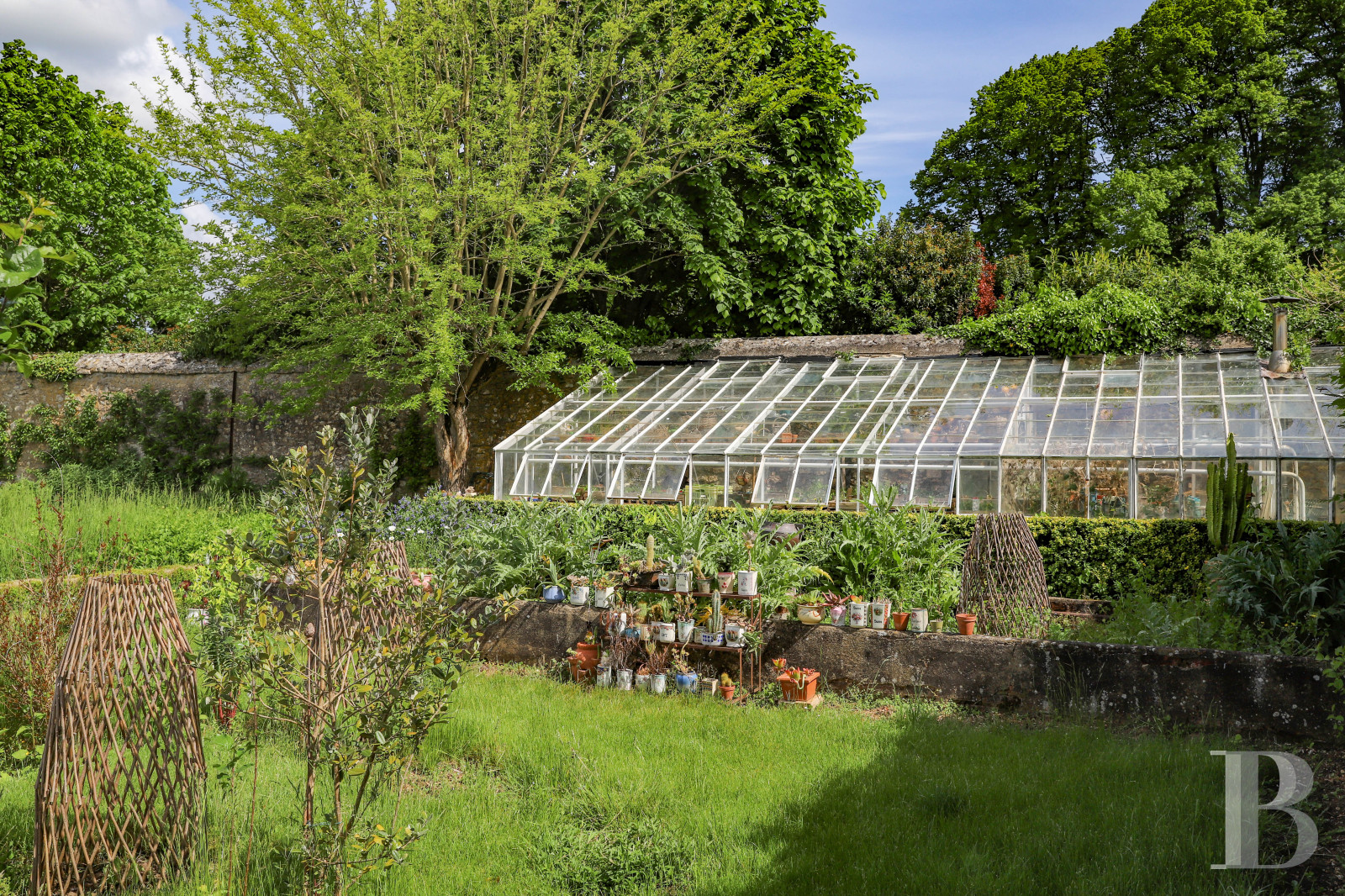 A 15th century manor and its remarkable garden west of Le Mans in Sarthe - photo  n°6